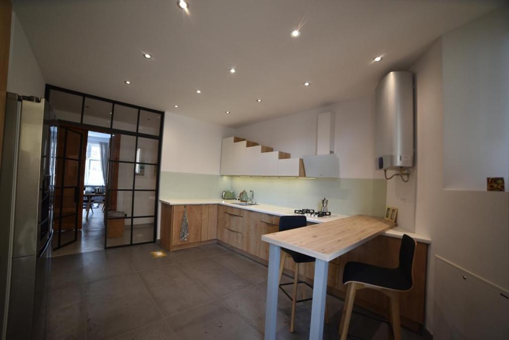 Designer Apartment 110M2 With King Size Beds & Equipped Kitchen Cracovia Esterno foto